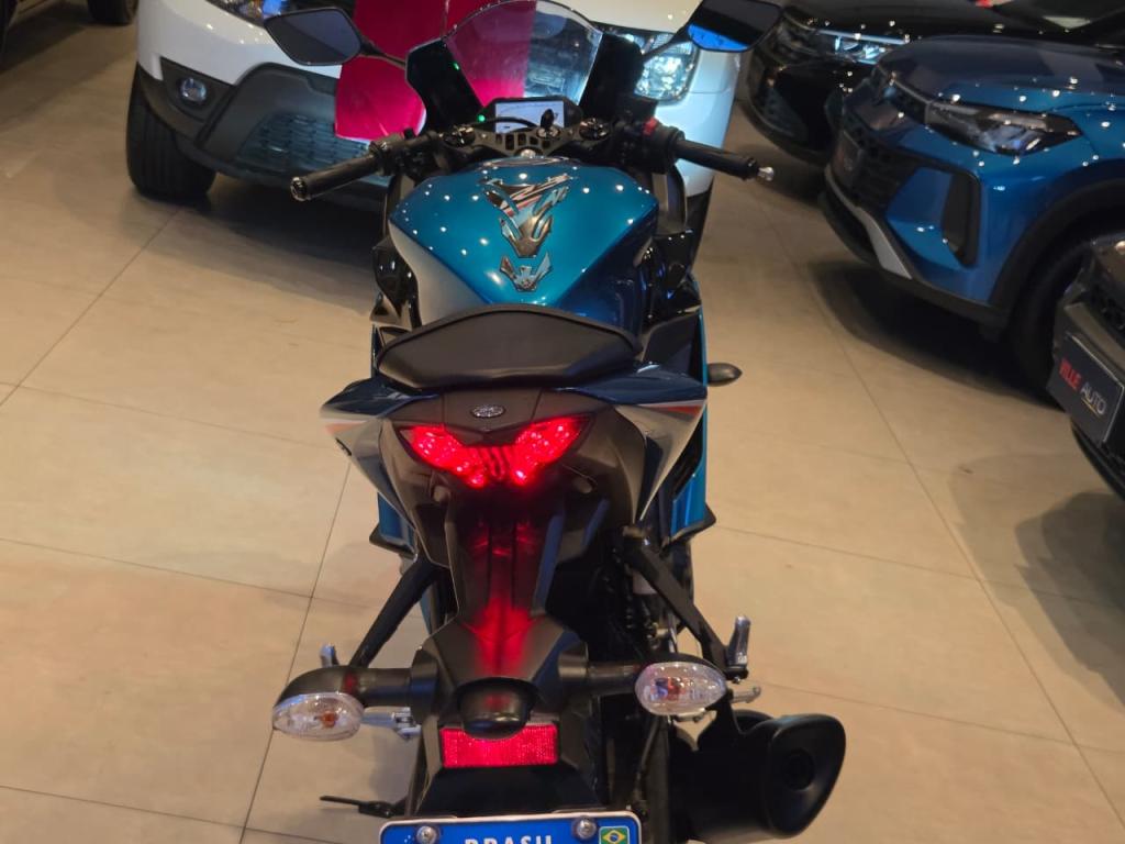 YAMAHA YZF R3 320 - Foto