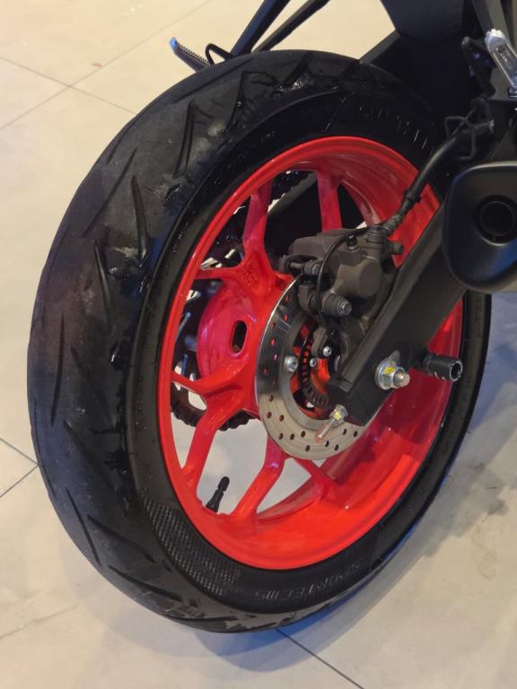 YAMAHA YZF R3 320 - Foto