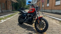 HARLEY DAVIDSON Sportster XL 883 R