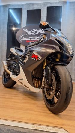 SUZUKI GSX-R 750 Srad 