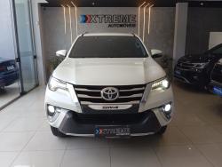 TOYOTA Hilux SW4 2.8 16V 4P SRX 4X4 7 LUGARES TURBO DIESEL AUTOMTICO