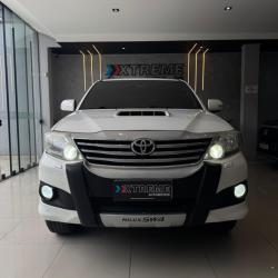TOYOTA Hilux SW4 3.0 16V 4P SRV 4X4 7 LUGARES TURBO DIESEL AUTOMÁTICO