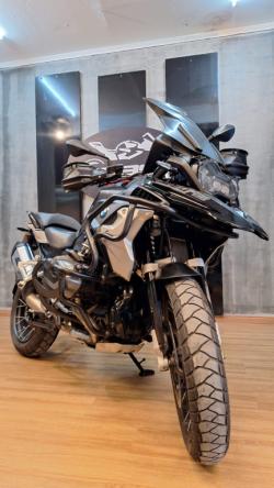 BMW R 1250 GS TRIPLE BLACK
