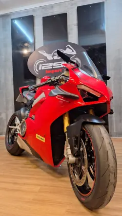 DUCATI Panigale 1100 V4 S