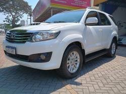 TOYOTA Hilux SW4 3.0 16V 4P SR 4X4 TURBO DIESEL AUTOMTICO