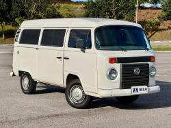 VOLKSWAGEN Kombi 1.4 FLEX STD 9 LUGARES