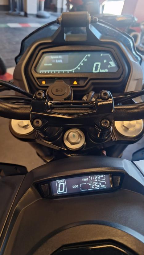 BAJAJ Dominar 400 , Foto 8