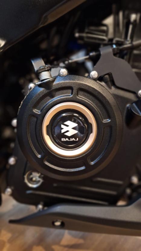 BAJAJ Dominar 400 , Foto 4