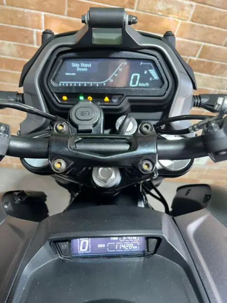 BAJAJ Dominar 400 , Foto 3