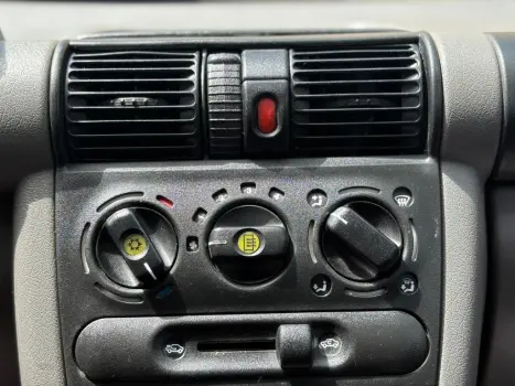 CHEVROLET Classic Sedan 1.6 4P, Foto 11