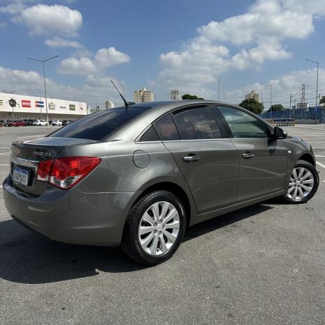 CHEVROLET Cruze Sedan 1.8 16V 4P LTZ ECOTEC FLEX AUTOM�TICO, Foto 5