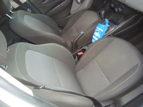 CHEVROLET Onix Hatch 1.0 4P FLEX JOY, Foto 3