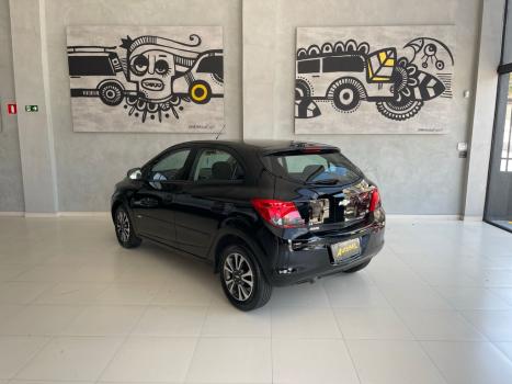 CHEVROLET Onix Hatch 1.4 4P FLEX LTZ, Foto 2