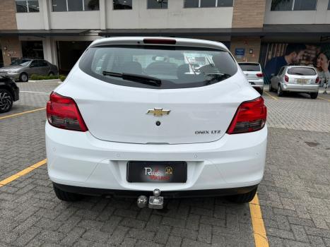 CHEVROLET Onix Hatch 1.4 4P FLEX LTZ AUTOM�TICO, Foto 6