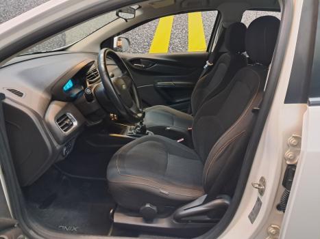 CHEVROLET Onix Hatch 1.4 4P FLEX LTZ, Foto 13