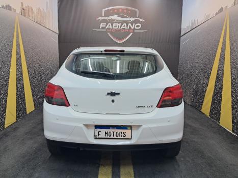 CHEVROLET Onix Hatch 1.4 4P FLEX LTZ, Foto 15