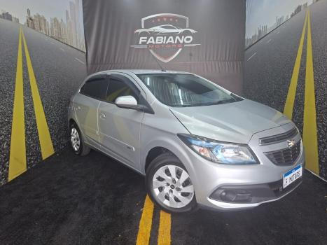 CHEVROLET Onix Hatch 1.4 4P FLEX LT, Foto 3