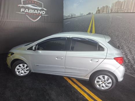 CHEVROLET Onix Hatch 1.4 4P FLEX LT, Foto 12