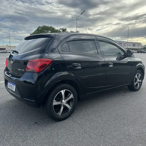 CHEVROLET Onix Hatch 1.4 4P FLEX LTZ, Foto 4
