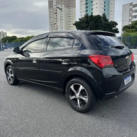 CHEVROLET Onix Hatch 1.4 4P FLEX LTZ, Foto 6