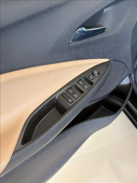 CHEVROLET Onix Hatch 1.0 12V 4P FLEX PREMIER TURBO AUTOM�TICO, Foto 9