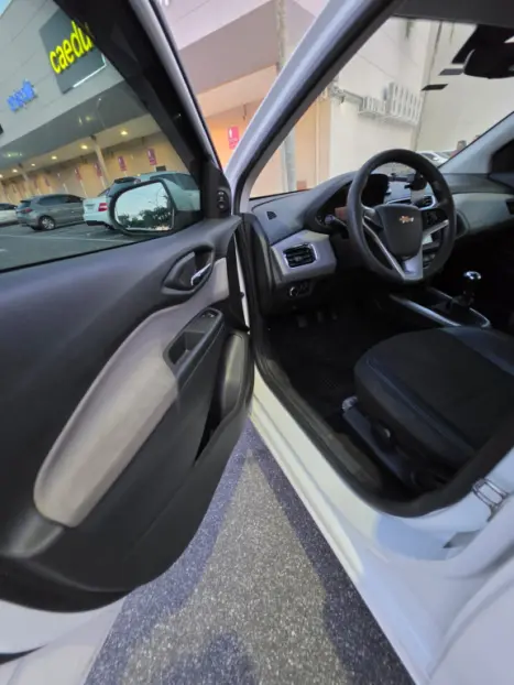CHEVROLET Onix Hatch 1.0 4P FLEX LT, Foto 4
