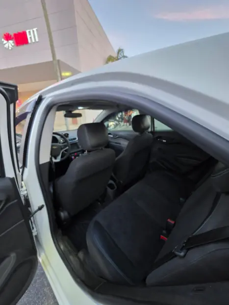 CHEVROLET Onix Hatch 1.0 4P FLEX LT, Foto 6