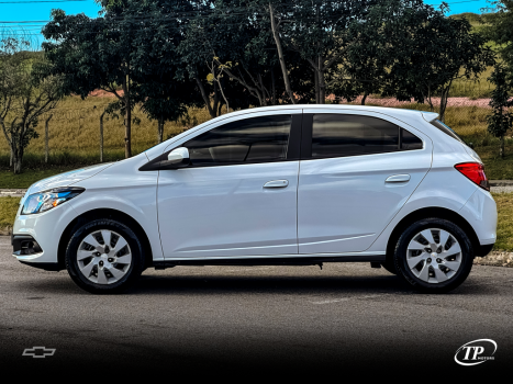 CHEVROLET Onix Hatch 1.4 4P FLEX LT, Foto 3
