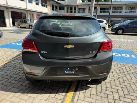 CHEVROLET Onix Hatch 1.4 4P FLEX LT AUTOM�TICO, Foto 6
