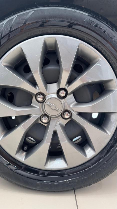 CHEVROLET Onix Sedan 1.0 4P FLEX JOY BLACK PLUS, Foto 6