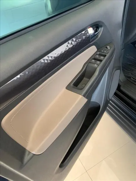 CHEVROLET S10 2.8 12V HIGH COUNTRY CABINE DUPLA 4X4 TURBO DIESEL AUTOM�TICO, Foto 8