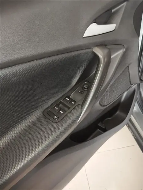 CHEVROLET Tracker 1.0 12V 4P FLEX TURBO AUTOM�TICO, Foto 9