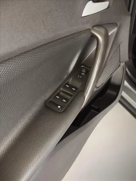 CHEVROLET Tracker 1.0 12V 4P FLEX TURBO AUTOM�TICO, Foto 9