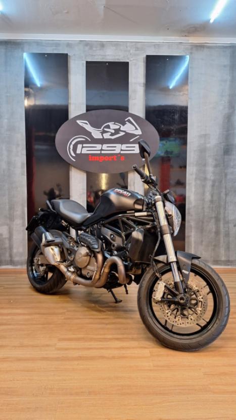 DUCATI Monster 821 ABS, Foto 1 DUCATI Monster 821 ABS, Foto 1