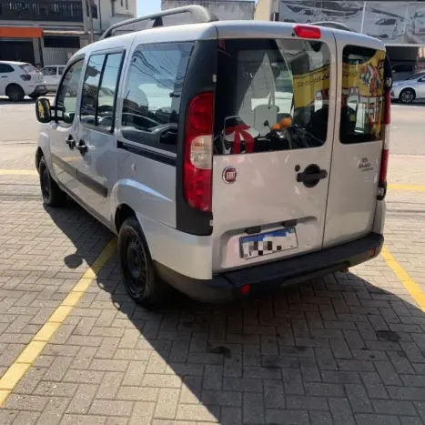 FIAT Doblo 1.8 16V 4P FLEX ESSENCE 7 LUGARES, Foto 5