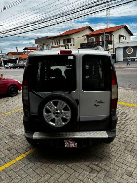 FIAT Doblo 1.8 16V 4P FLEX ADVENTURE, Foto 4