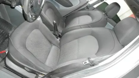 FIAT Linea 1.9 16V 4P FLEX LX DUALOGIC AUTOMATIZADO, Foto 6 FIAT Linea 1.9 16V 4P FLEX LX DUALOGIC AUTOMATIZADO, Foto 6