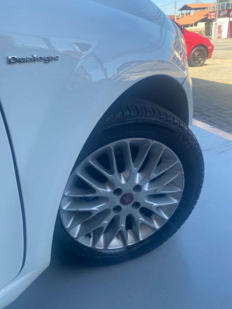 FIAT Punto 1.6 16V 4P FLEX ESSENCE DUALOGIC AUTOMATIZADO, Foto 9