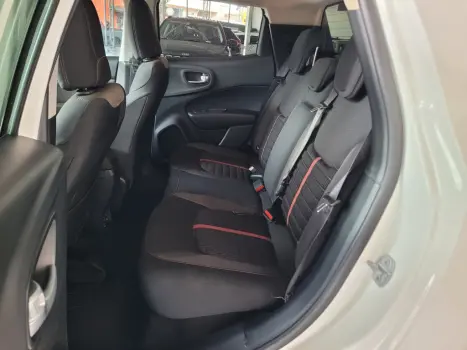 FIAT Toro 1.8 16V 4P FLEX FREEDOM AUTOM�TICO, Foto 7