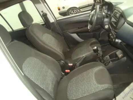 FIAT Uno 1.0 4P FLEX FIRE, Foto 3