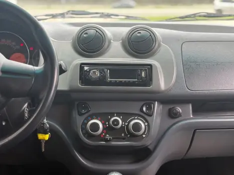 FIAT Uno 1.0 4P FLEX EVO VIVACE CELEBRATION, Foto 9