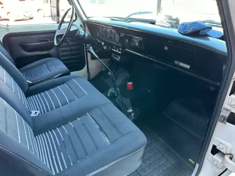 FORD F-1000 4.9 I CABINE SIMPLES, Foto 14 FORD F-1000 4.9 I CABINE SIMPLES, Foto 14