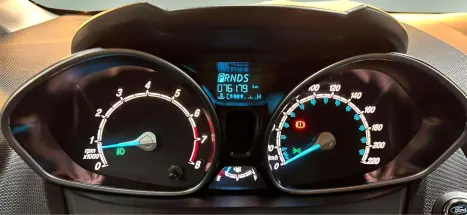 FORD Fiesta Hatch 1.6 16V 4P FLEX TITANIUM POWERSHIFT AUTOM�TICO, Foto 4