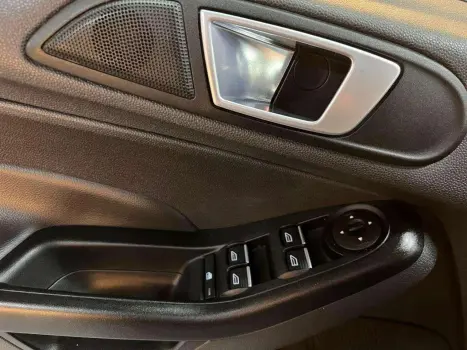 FORD Fiesta Hatch 1.6 16V 4P FLEX TITANIUM POWERSHIFT AUTOM�TICO, Foto 9