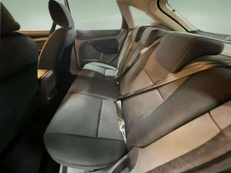 FORD Focus Hatch 1.6 16V 4P FLEX GL, Foto 6