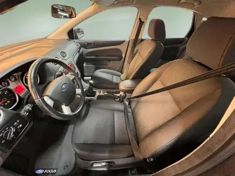 FORD Focus Hatch 1.6 16V 4P FLEX GL, Foto 8