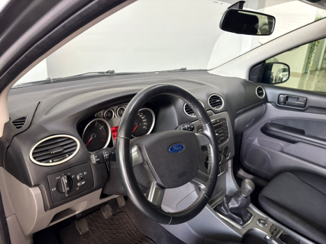 FORD Focus Hatch 1.6 16V 4P SE FLEX, Foto 8