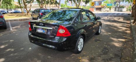 FORD Focus Sedan 2.0 16V 4P GHIA, Foto 2