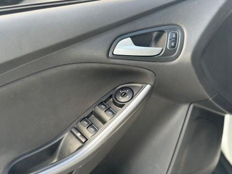 FORD Focus Sedan 2.0 16V 4P FLEX SE POWERSHIFT AUTOMTICO, Foto 12