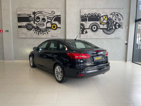 FORD Focus Sedan 2.0 16V 4P FLEX SE POWERSHIFT AUTOM�TICO, Foto 4
